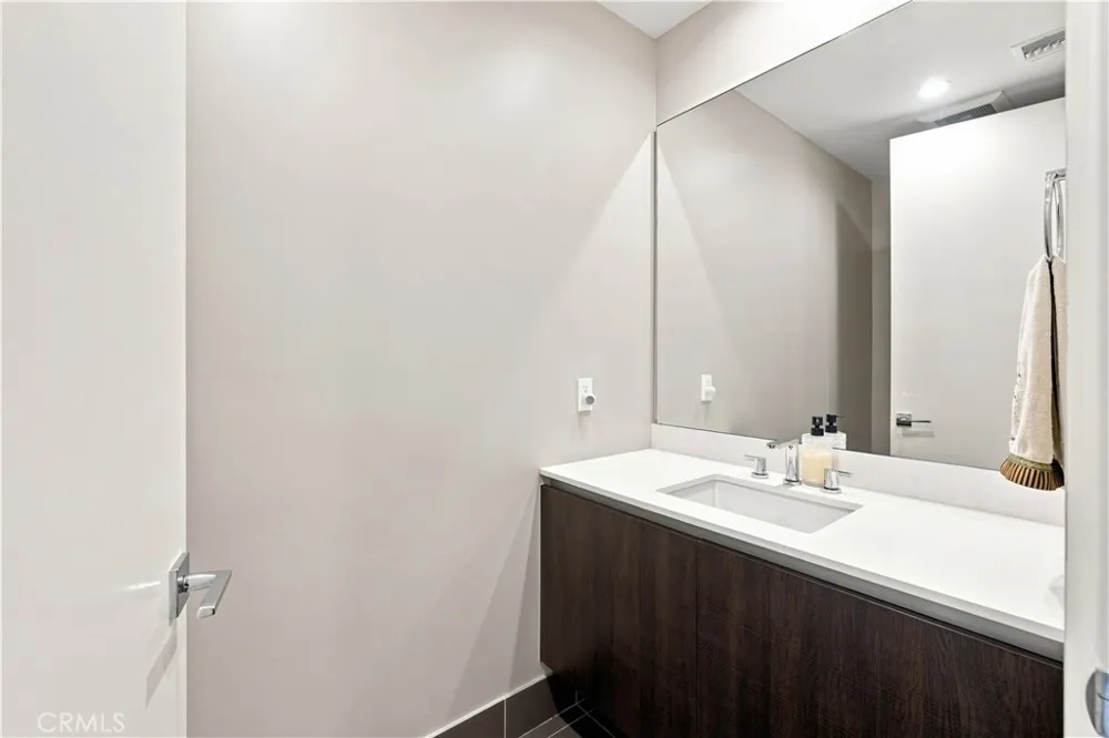 450 N Palm Dr #407 Beverly Hills, CA 90210