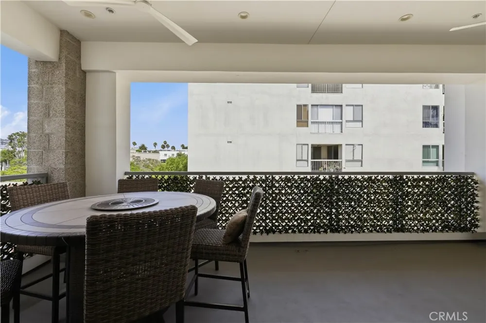 450 N Palm Dr #407 Beverly Hills, CA 90210