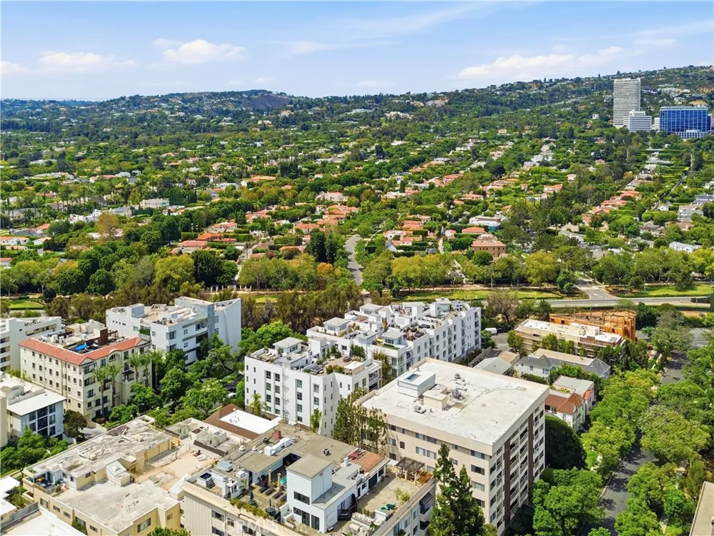 450 N Palm Dr #407 Beverly Hills, CA 90210