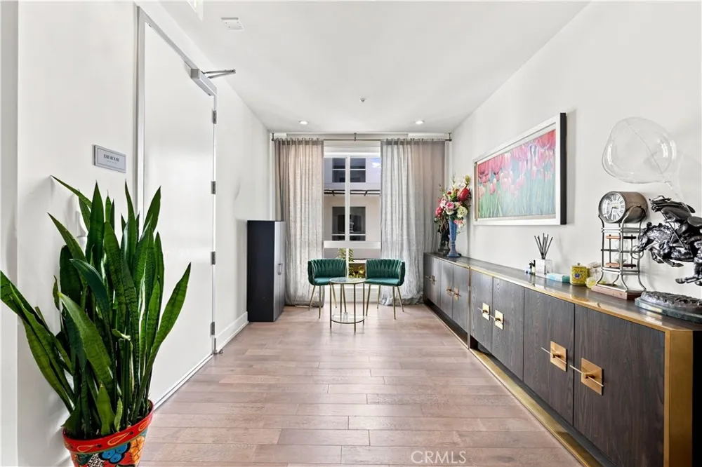 450 N Palm Dr #407 Beverly Hills, CA 90210