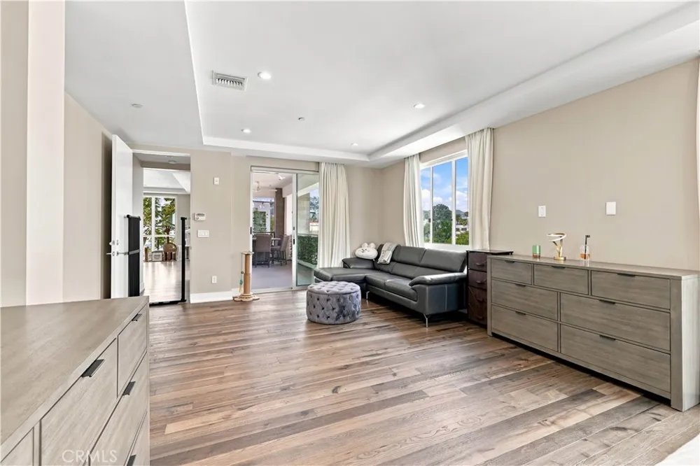 450 N Palm Dr #407 Beverly Hills, CA 90210