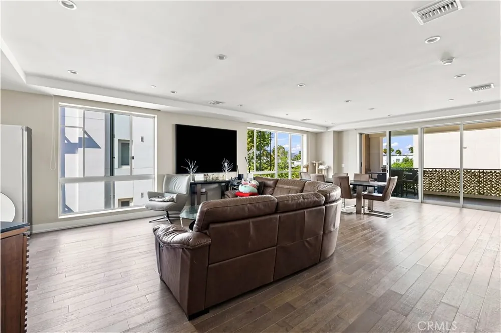 450 N Palm Dr #407 Beverly Hills, CA 90210