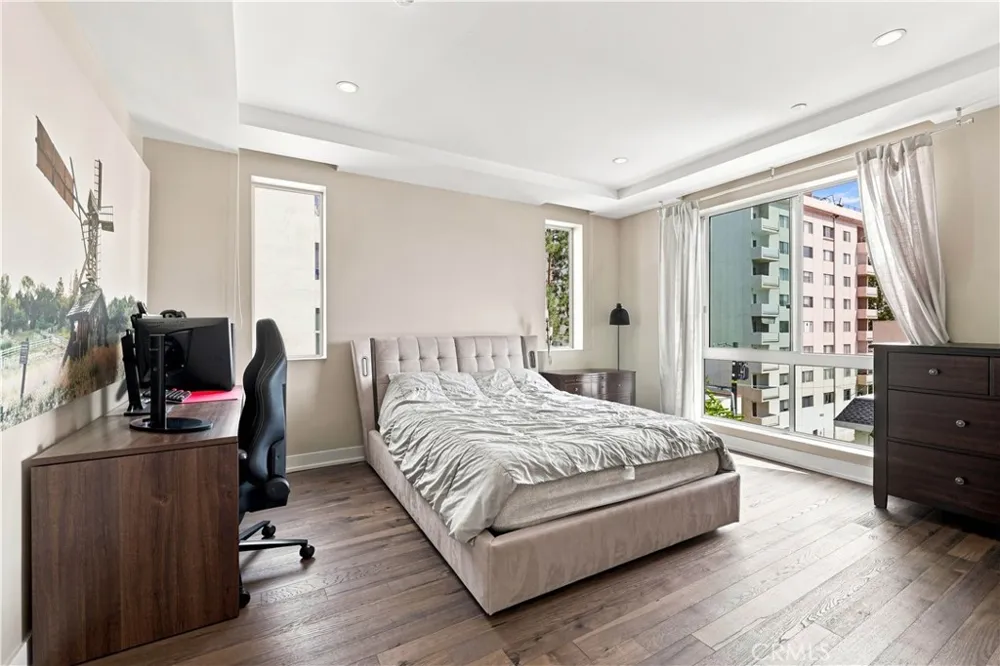 450 N Palm Dr #407 Beverly Hills, CA 90210