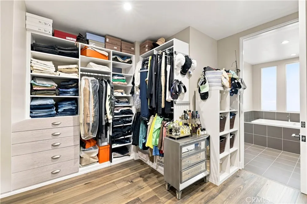 450 N Palm Dr #407 Beverly Hills, CA 90210
