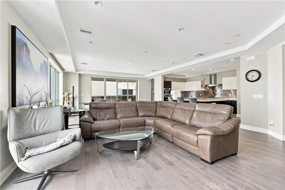 450 N Palm Dr #407 Beverly Hills, CA 90210
