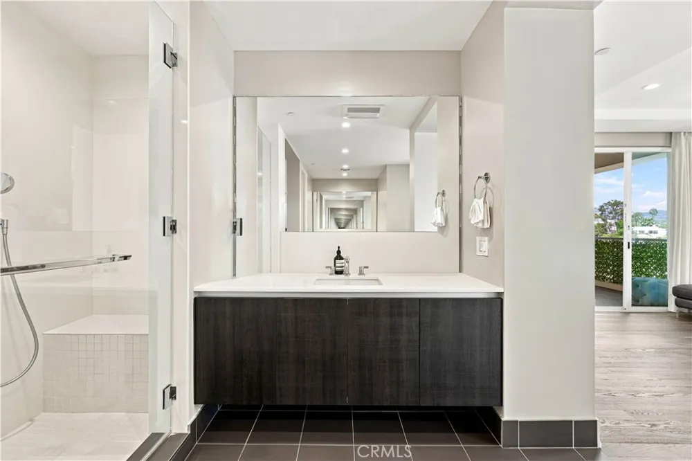 450 N Palm Dr #407 Beverly Hills, CA 90210