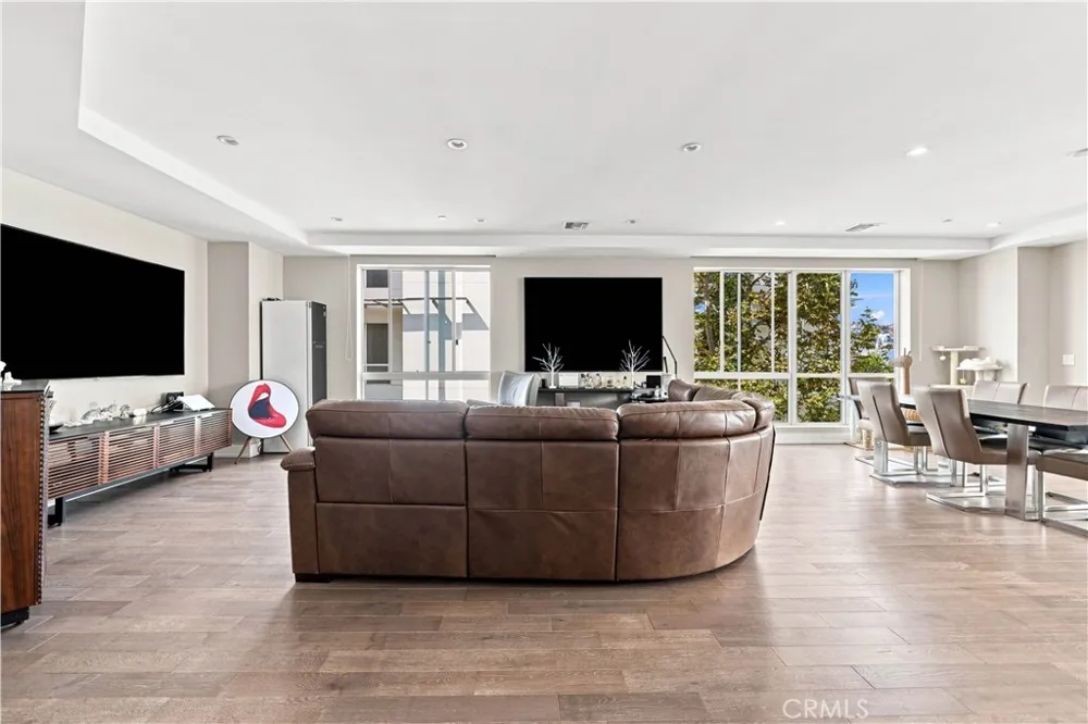 450 N Palm Dr #407 Beverly Hills, CA 90210