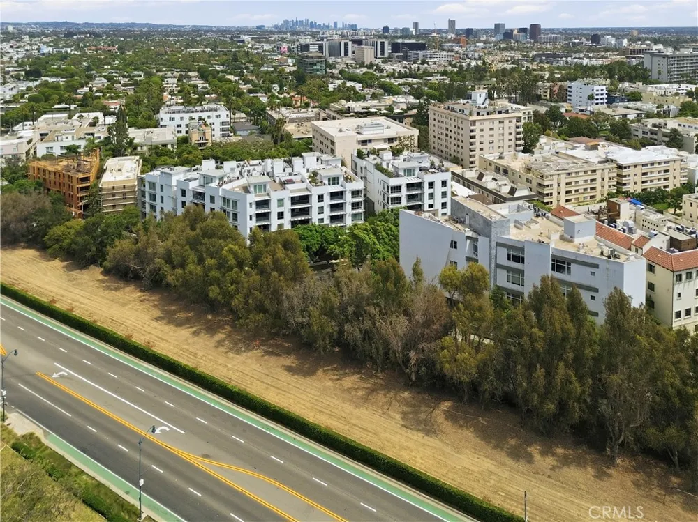 450 N Palm Dr #407 Beverly Hills, CA 90210