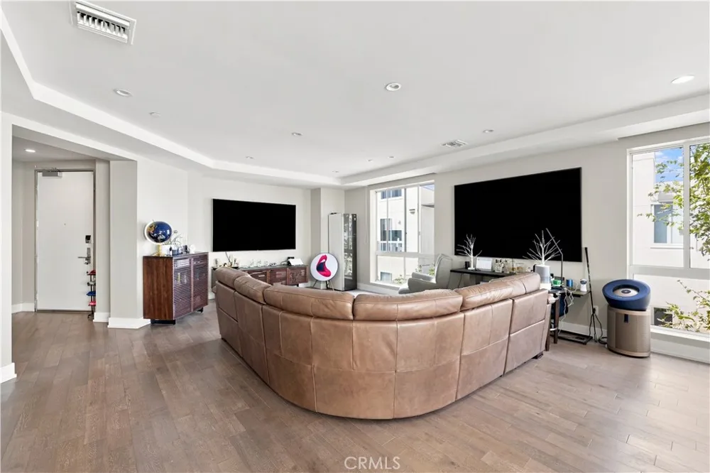 450 N Palm Dr #407 Beverly Hills, CA 90210