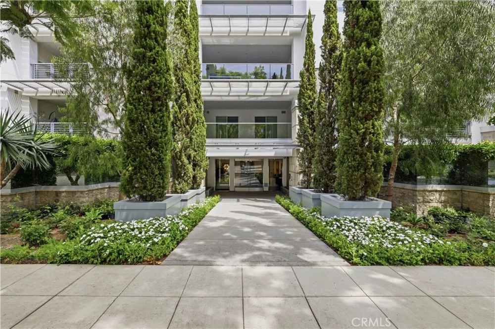 450 N Palm Dr #407 Beverly Hills, CA 90210