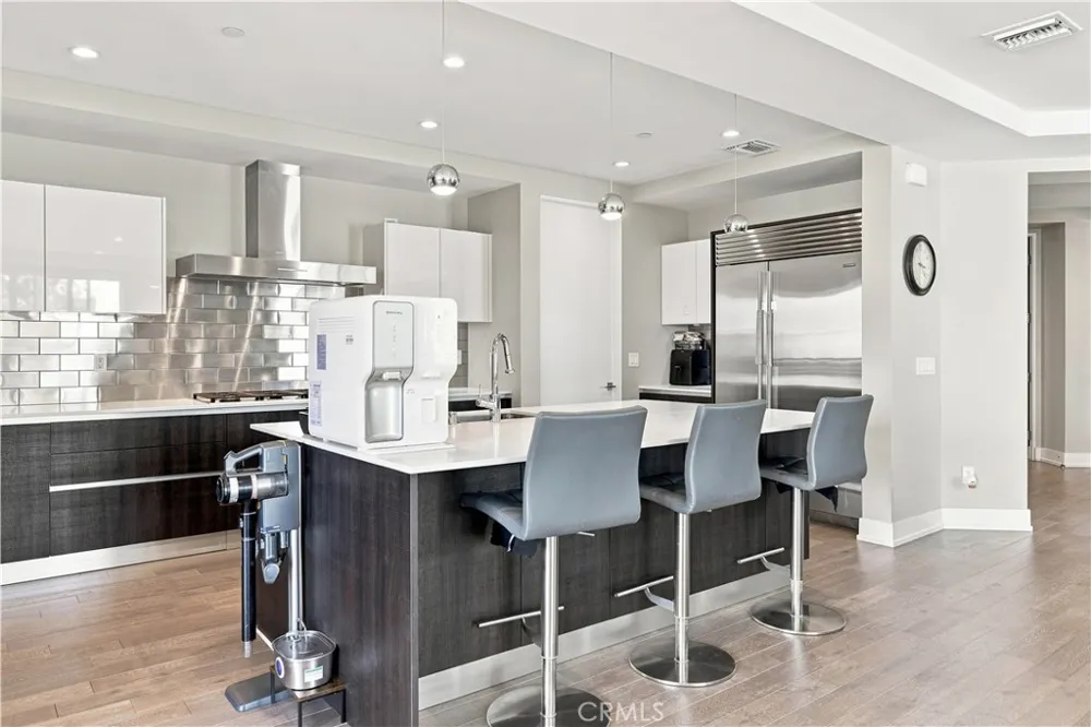450 N Palm Dr #407 Beverly Hills, CA 90210