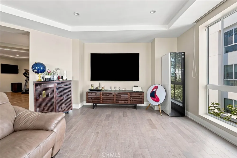 450 N Palm Dr #407 Beverly Hills, CA 90210