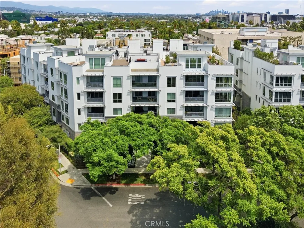 450 N Palm Dr #407 Beverly Hills, CA 90210