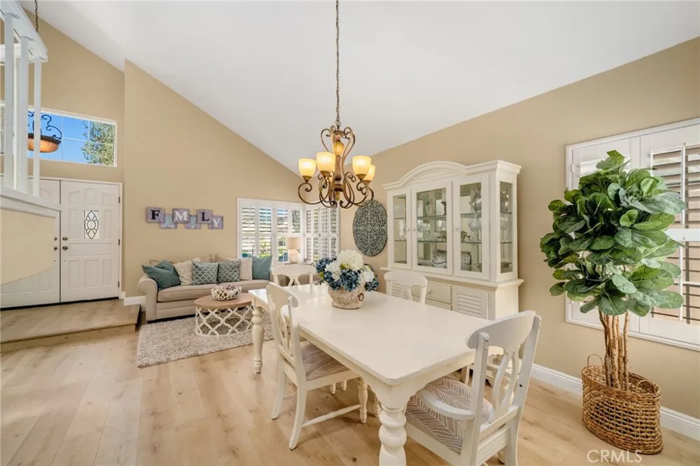 372 Spring Breeze Court Simi Valley, CA 93065
