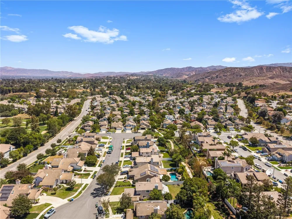372 Spring Breeze Court Simi Valley, CA 93065