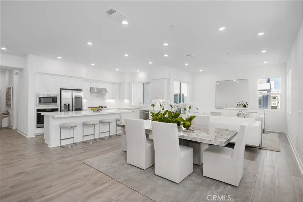 27225 Cranmore #101 Valencia, CA 91381