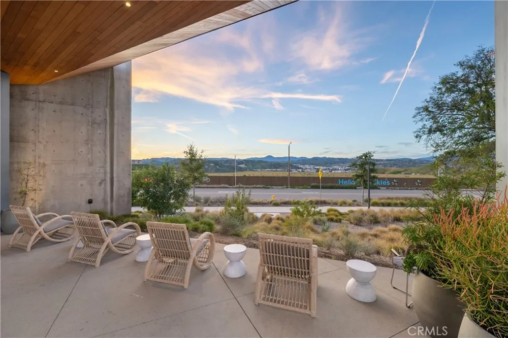 27225 Cranmore #101 Valencia, CA 91381