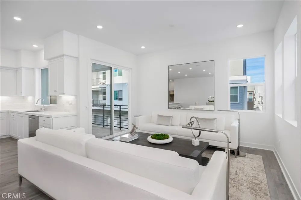 27225 Cranmore #101 Valencia, CA 91381