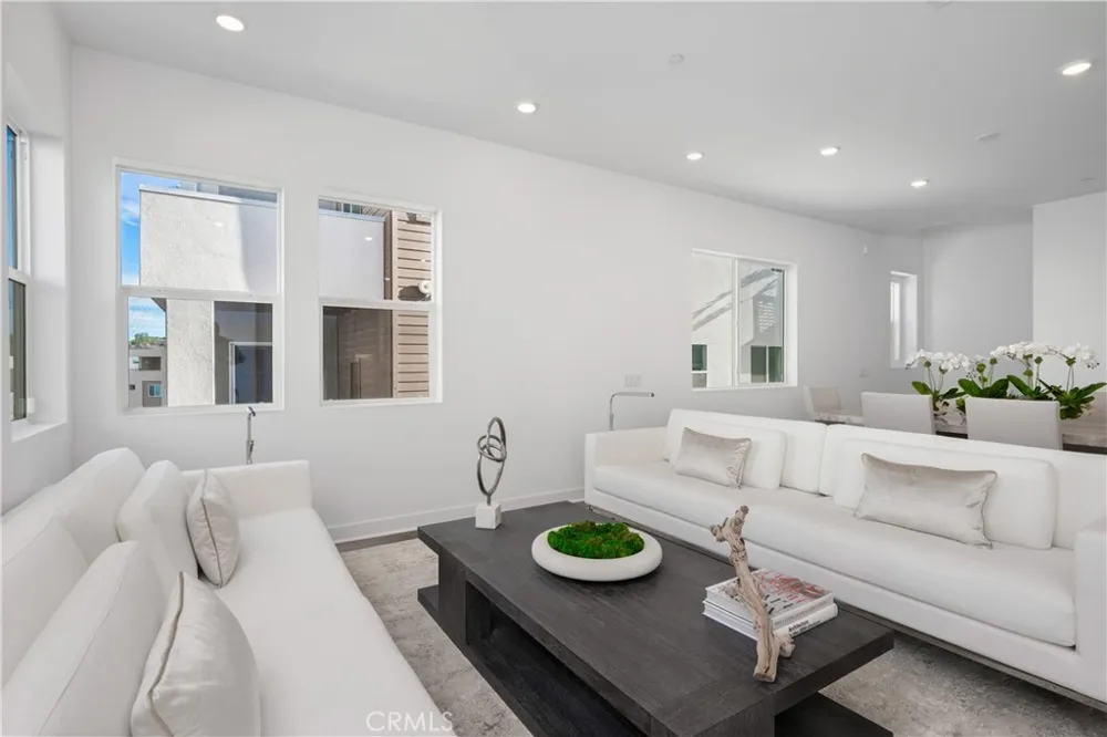 27225 Cranmore #101 Valencia, CA 91381