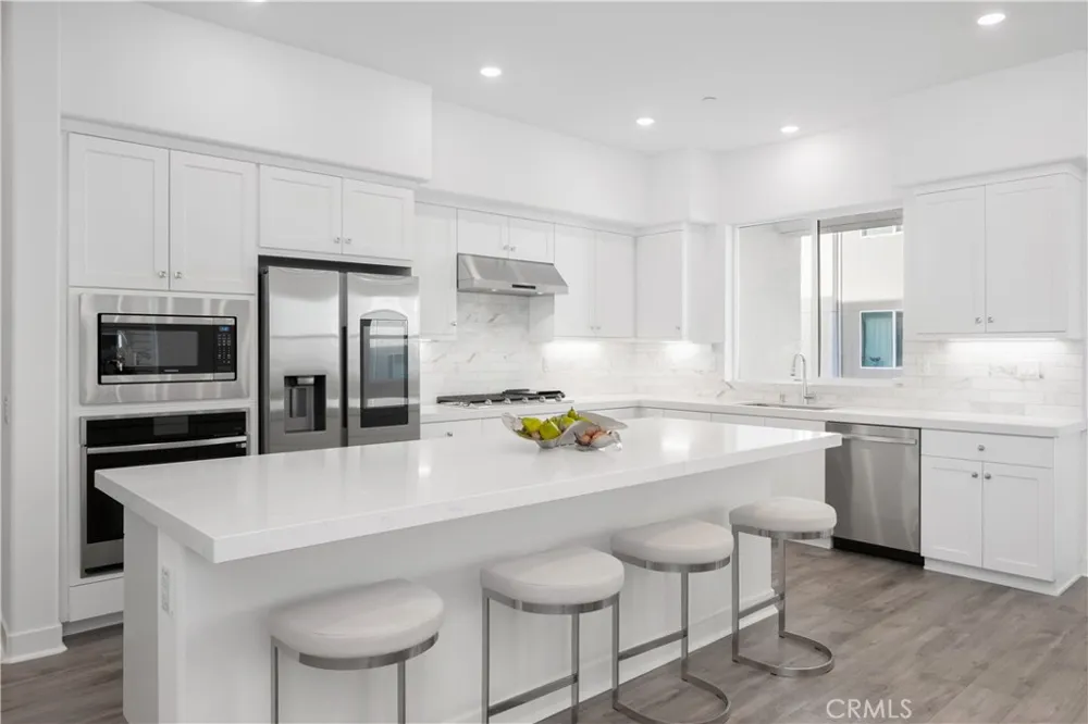 27225 Cranmore #101 Valencia, CA 91381