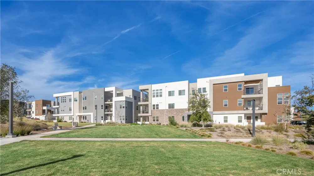 27225 Cranmore #101 Valencia, CA 91381