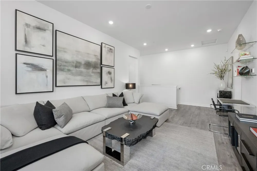 27225 Cranmore #101 Valencia, CA 91381