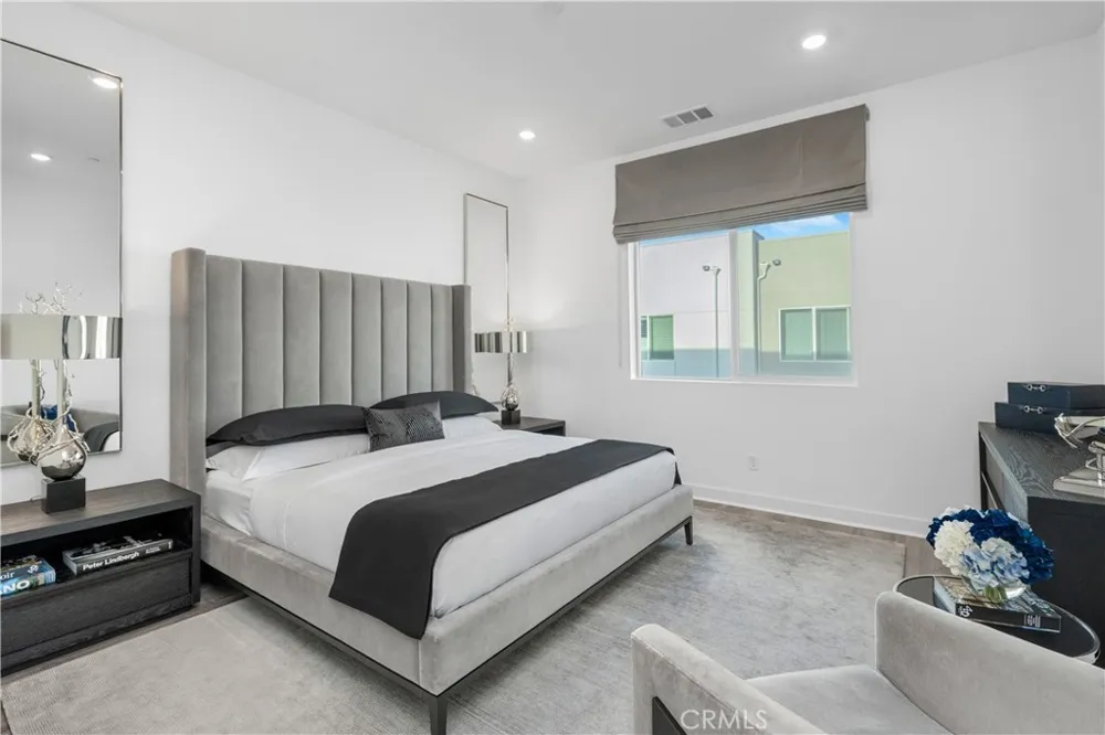 27225 Cranmore #101 Valencia, CA 91381