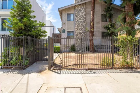 6847 Haskell Avenue #1
