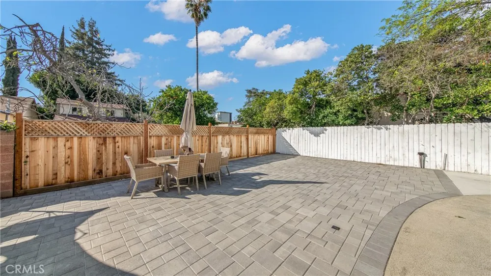 13633 Delano Street Valley Glen, CA 91401