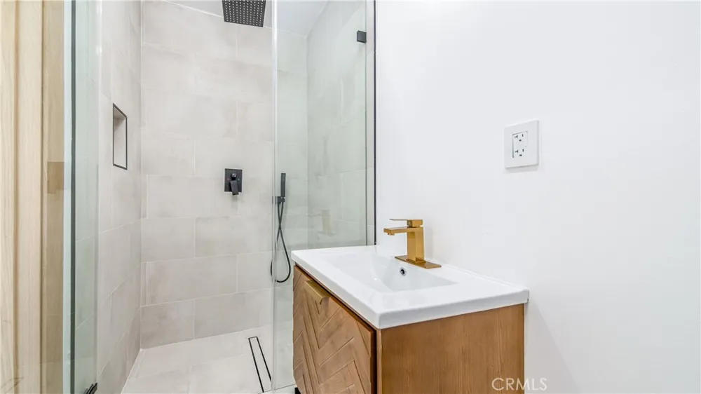 13633 Delano Street Valley Glen, CA 91401