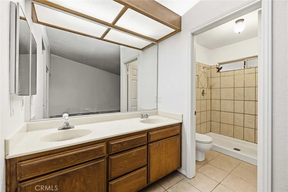 1510 E Avenue J12 Lancaster, CA 93535