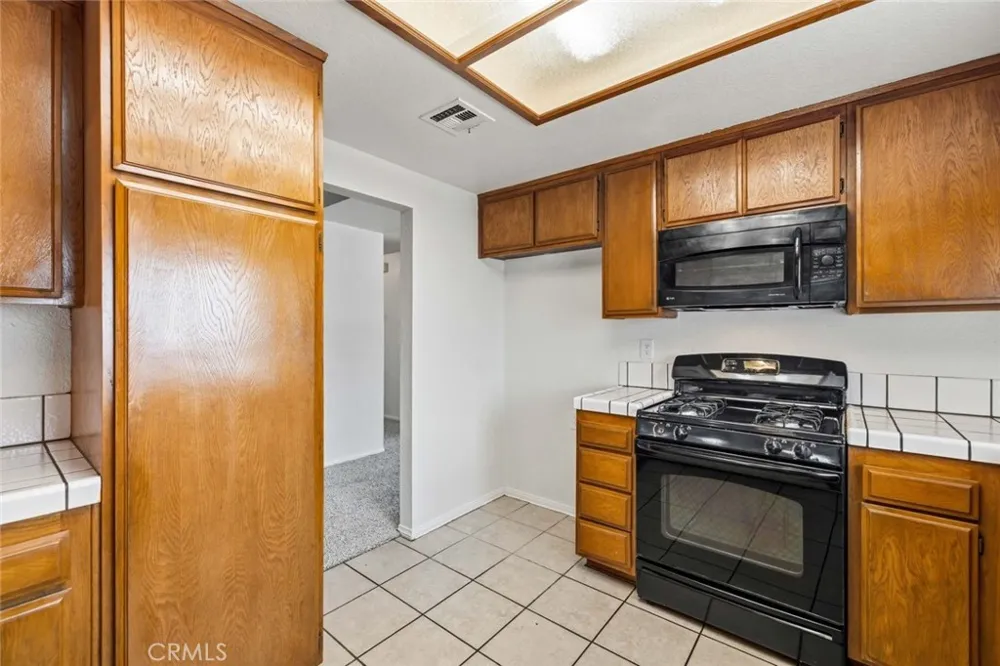 1510 E Avenue J12 Lancaster, CA 93535