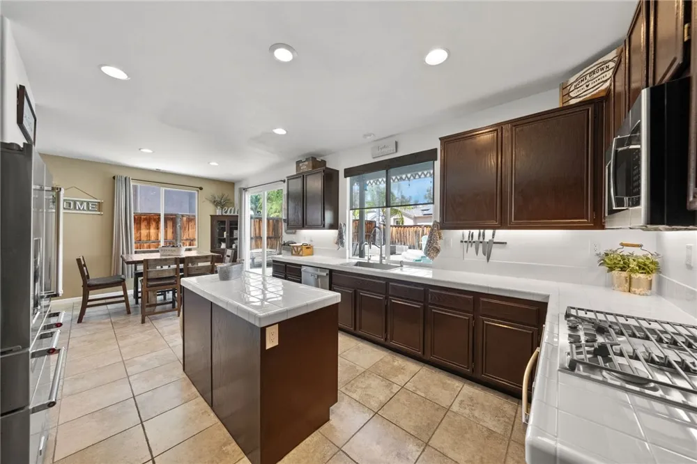 32546 Lost Rd. Lake Elsinore, CA 92532