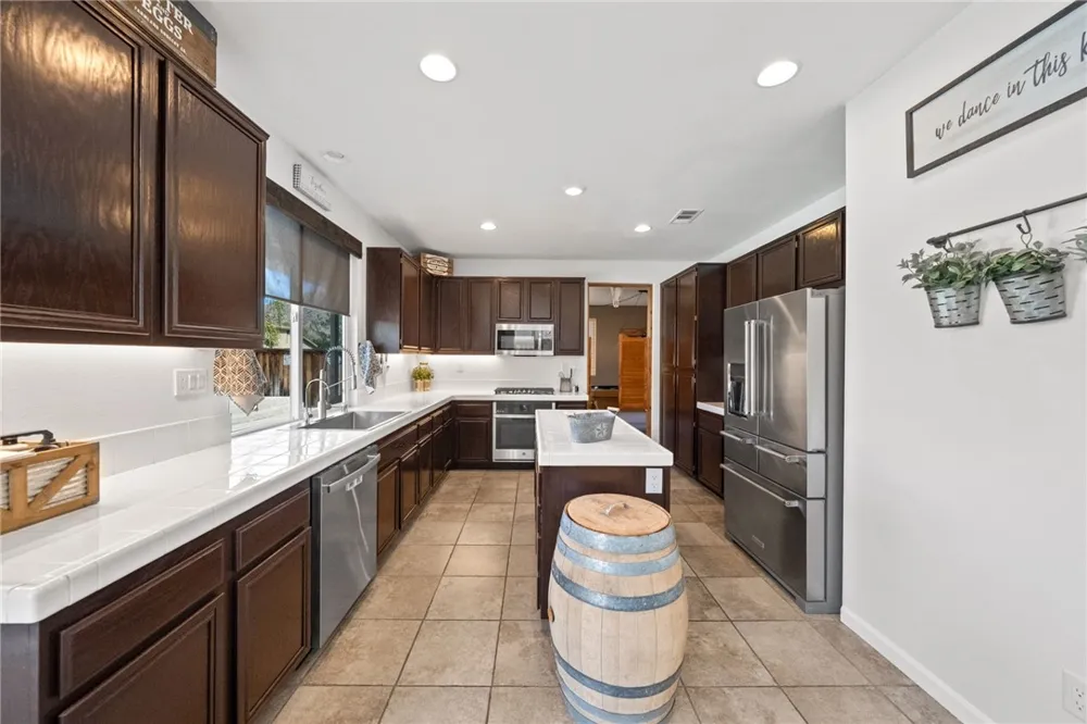 32546 Lost Rd. Lake Elsinore, CA 92532