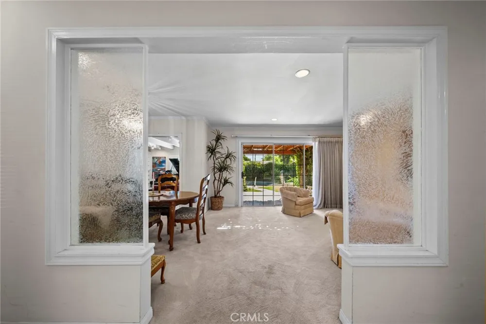 8518 Fullbright Avenue Winnetka, CA 91306