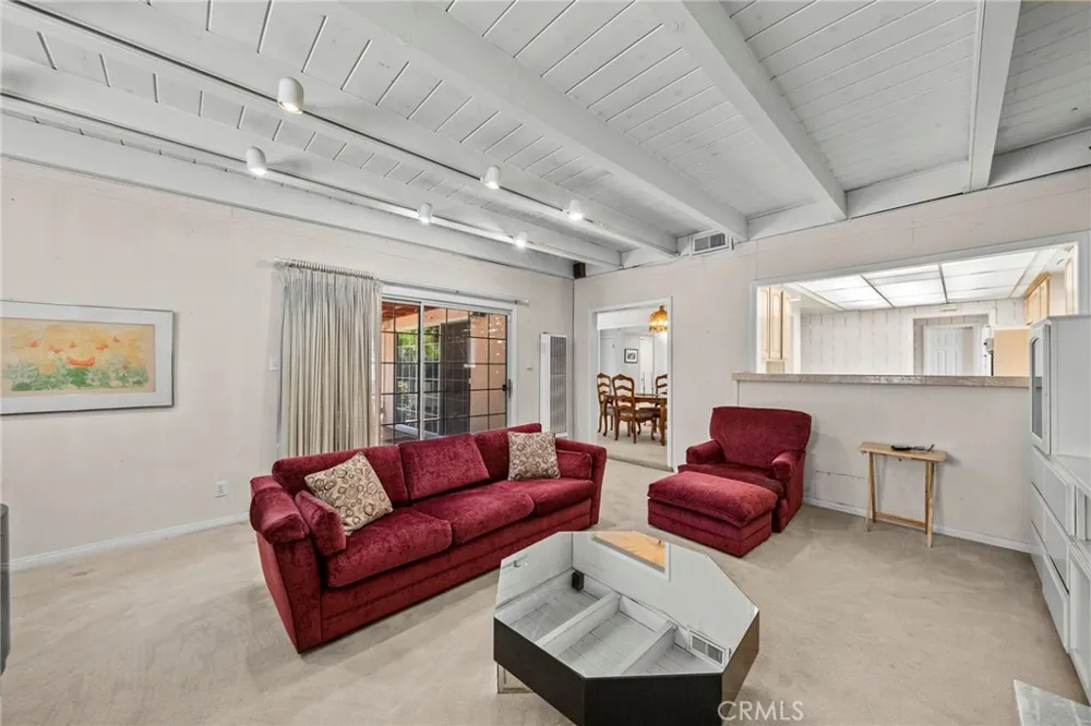 8518 Fullbright Avenue Winnetka, CA 91306