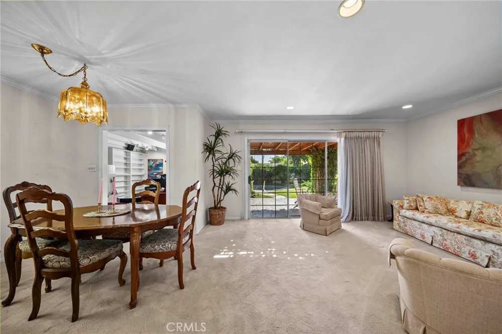 8518 Fullbright Avenue Winnetka, CA 91306