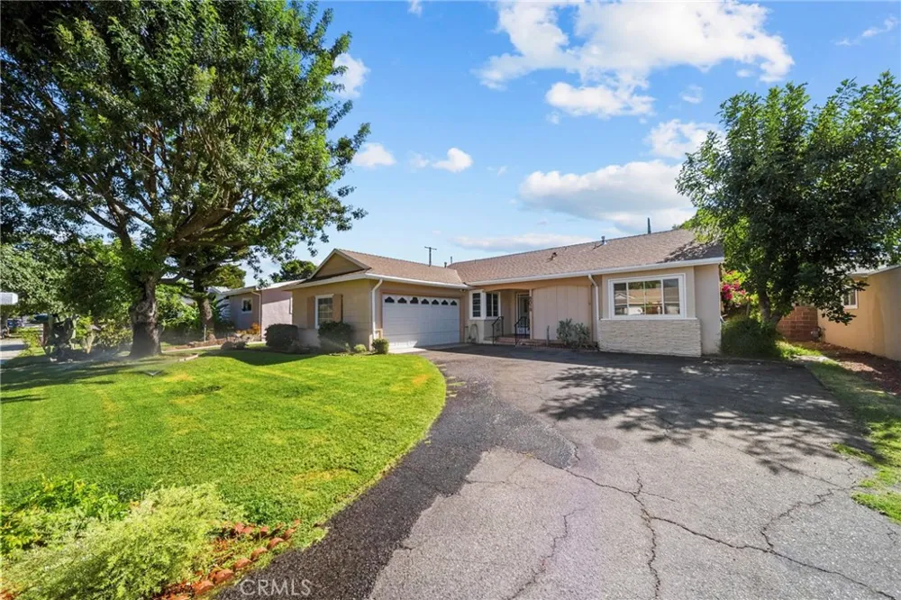 8518 Fullbright Avenue Winnetka, CA 91306