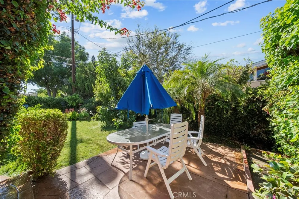8518 Fullbright Avenue Winnetka, CA 91306