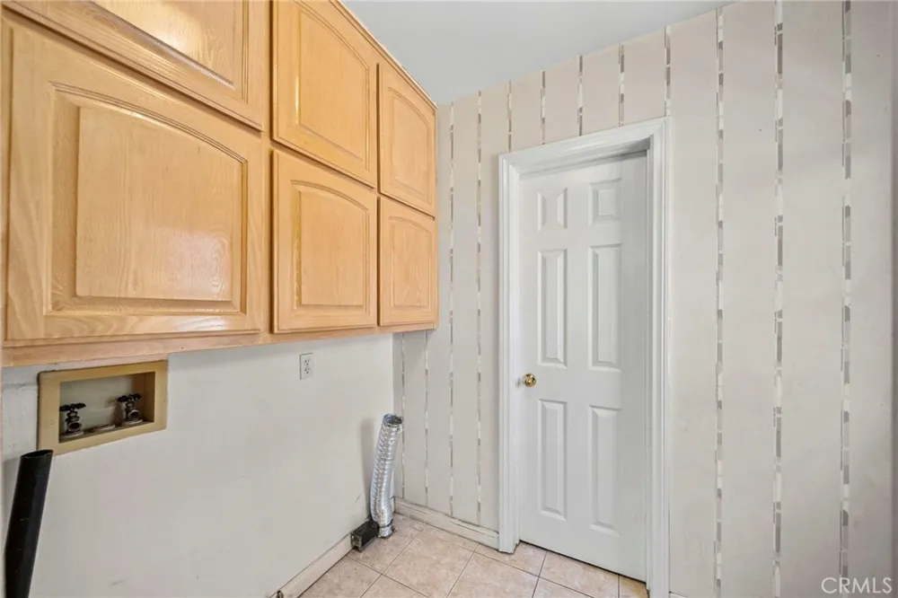 8518 Fullbright Avenue Winnetka, CA 91306