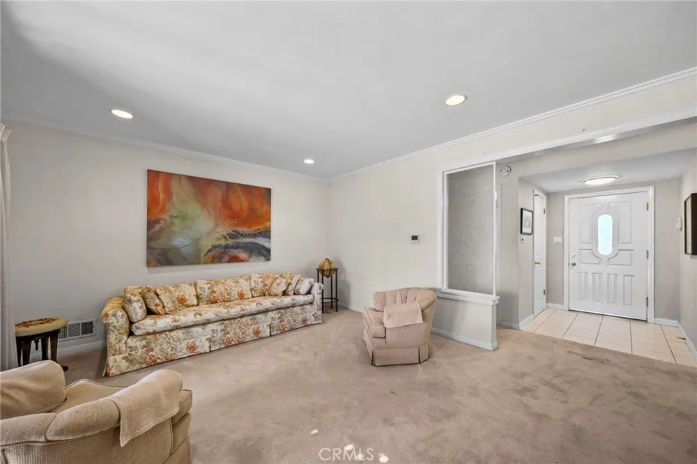 8518 Fullbright Avenue Winnetka, CA 91306