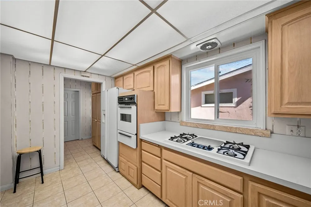 8518 Fullbright Avenue Winnetka, CA 91306