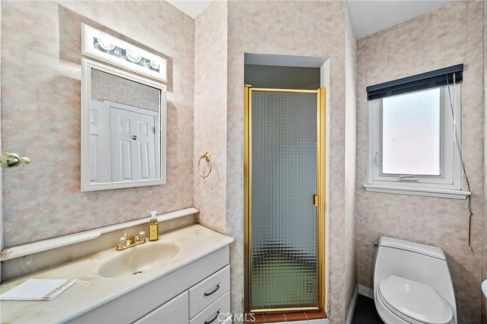 8518 Fullbright Avenue Winnetka, CA 91306