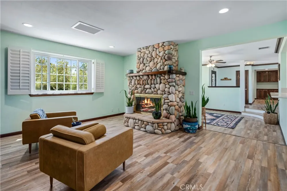 2651 W Avenue N12 Palmdale, CA 93551