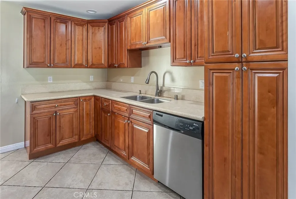 6917 Tyrone Avenue Van Nuys, CA 91405