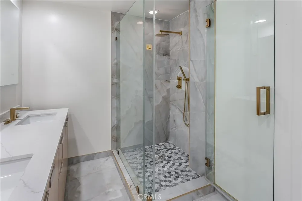 6917 Tyrone Avenue Van Nuys, CA 91405