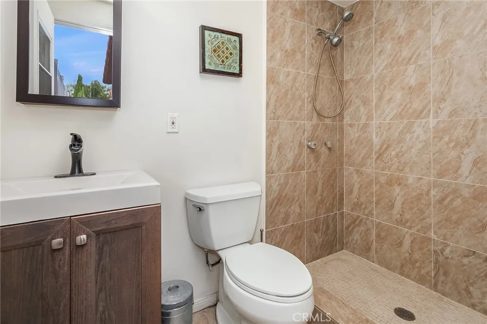 6917 Tyrone Avenue Van Nuys, CA 91405