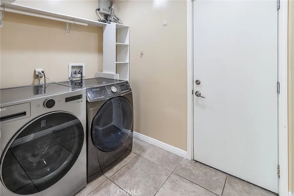 6917 Tyrone Avenue Van Nuys, CA 91405
