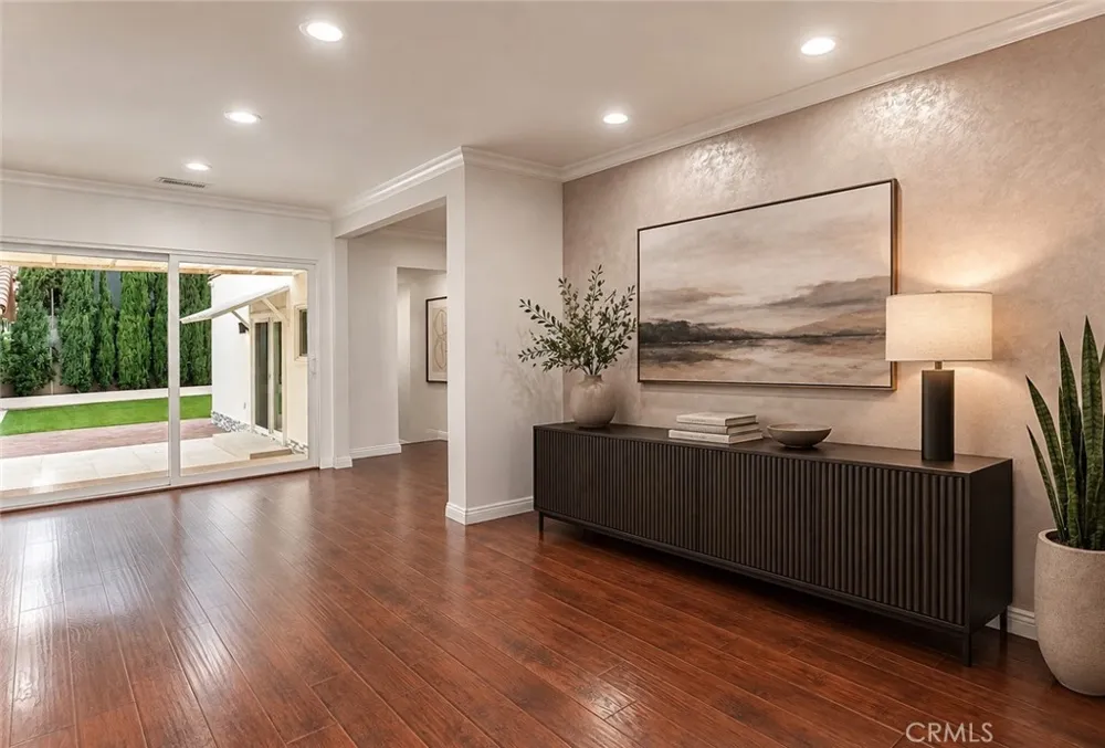 6917 Tyrone Avenue Van Nuys, CA 91405