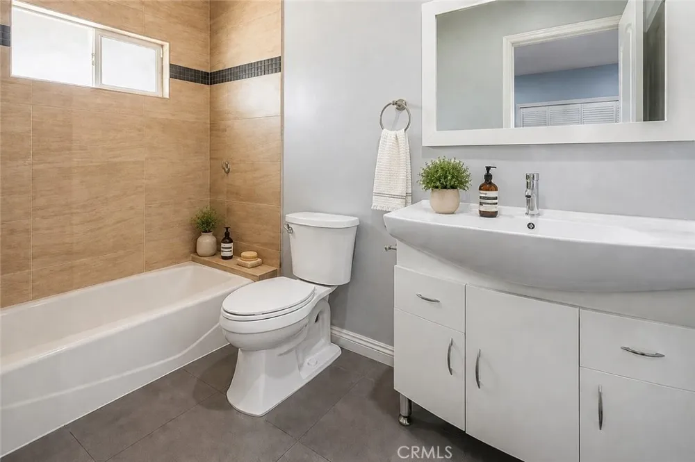 6917 Tyrone Avenue Van Nuys, CA 91405